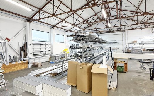 Hala produkcyjno-magazynowa z zapleczem biurowo-socjalnym / Opcja: MYJNIA BEZDOTYKOWA